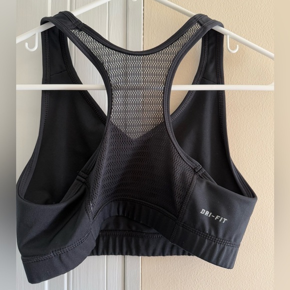 Nike Women's Black Sports Bra Dri-fit Medium - Picture 2 of 5
